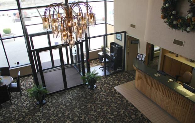 Gold Vault Inn Radcliff Екстер'єр фото