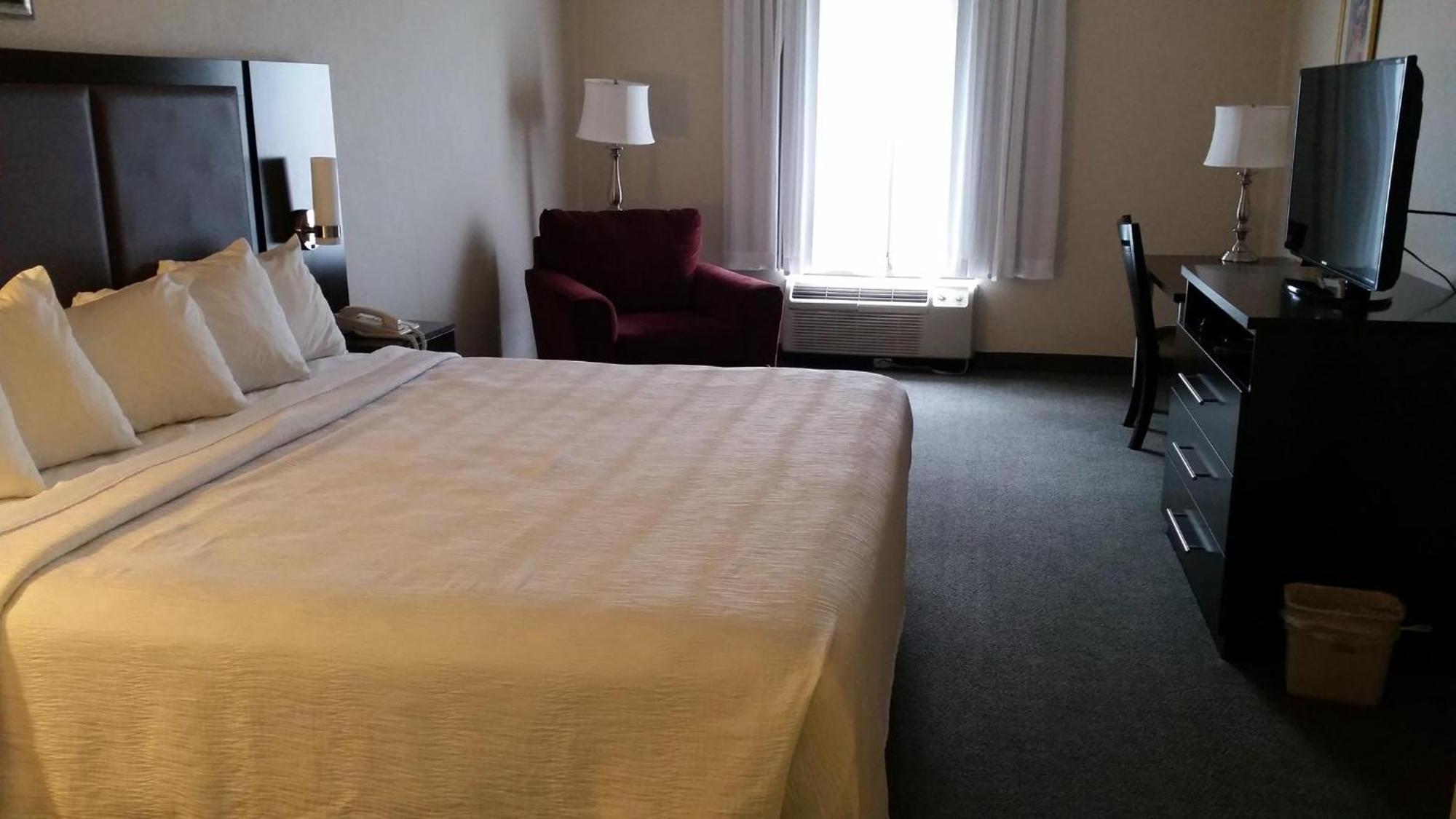 Gold Vault Inn Radcliff Екстер'єр фото